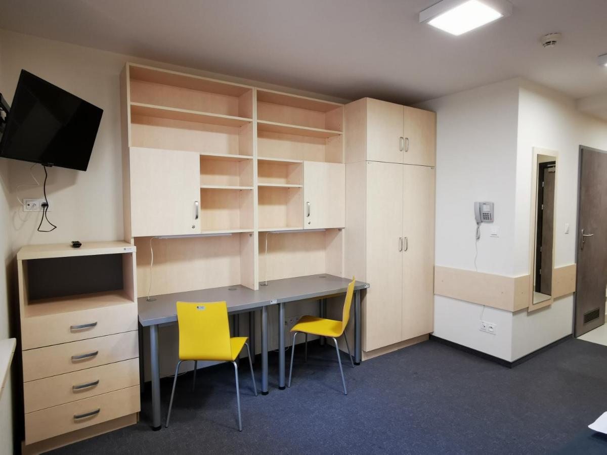 Dom Studencki Zaulek Hostel Krakow Bagian luar foto